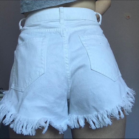 White shorts - Picture 2 of 2